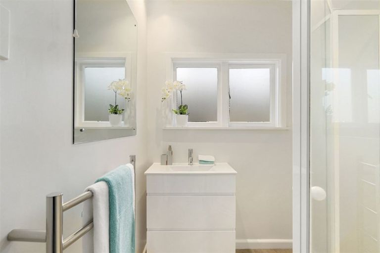 Photo of property in 16 Kenwyn Avenue, St Albans, Christchurch, 8052