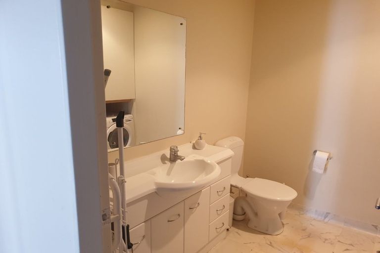 Photo of property in Terrace Heights Apartments, 11c/163 The Terrace, Wellington Central, Wellington, 6011