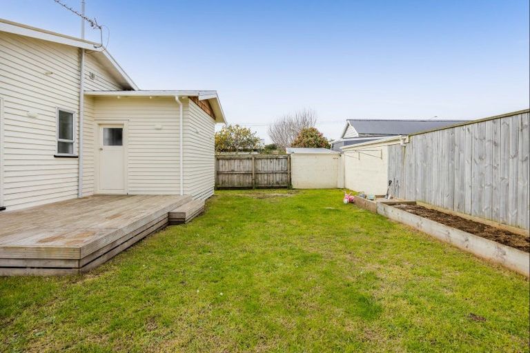Photo of property in 21 High Street West, Waitara, 4320