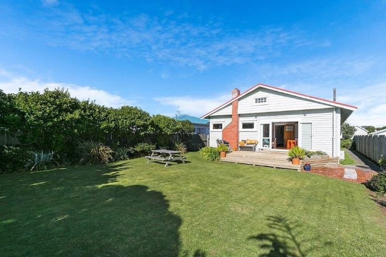 Photo of property in 123 Rongotai Road, Kilbirnie, Wellington, 6022