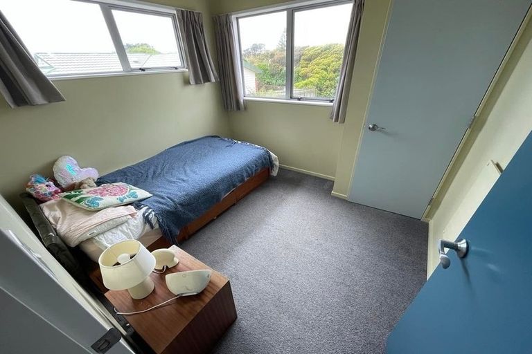 Photo of property in 10 Pohutukawa Grove, Titahi Bay, Porirua, 5022