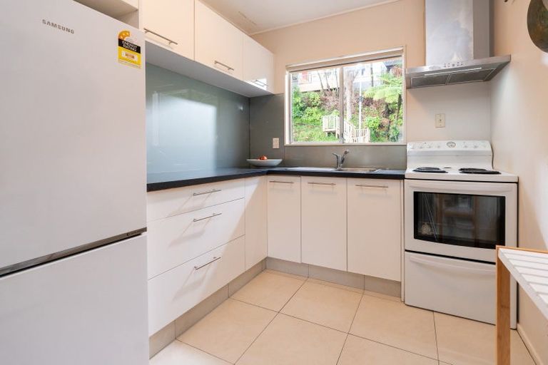 Photo of property in 33 Delhi Crescent, Khandallah, Wellington, 6035