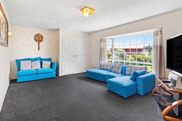 Photo of property in 13 Delisle Place, Windsor Park, Auckland, 0632