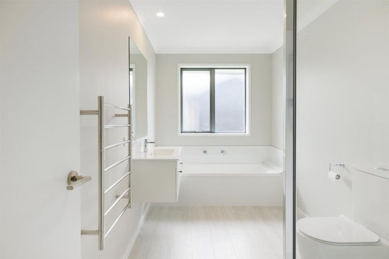 Photo of property in 43 Kaiora Drive, Papamoa Beach, Papamoa, 3118