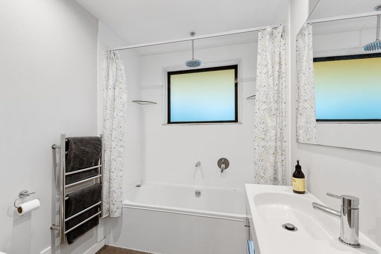 Photo of property in 122 Riverlaw Terrace, Saint Martins, Christchurch, 8022