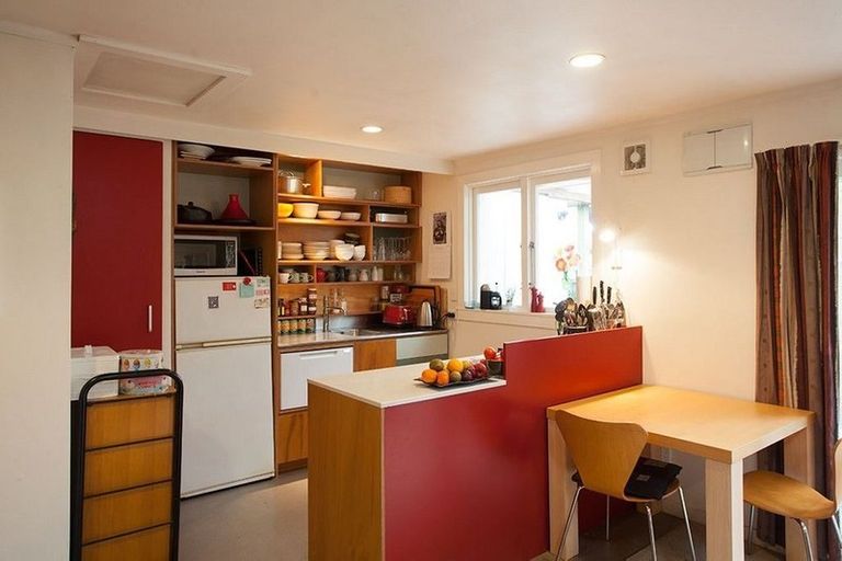 Photo of property in 19 Walmer Road, Point Chevalier, Auckland, 1022