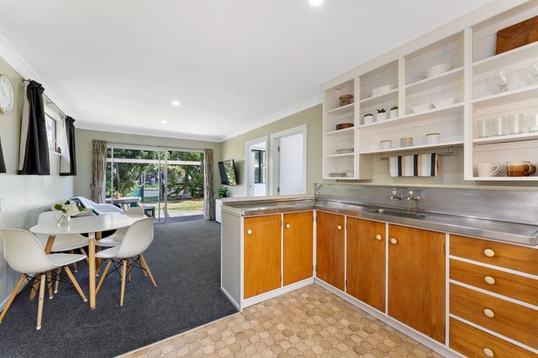 Photo of property in 8 Sand Dune Grove, Waikawa Beach, Manakau, 5573