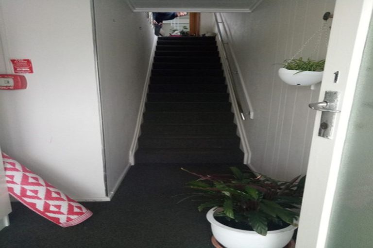 Photo of property in 6 Maratahu Street, Westown, New Plymouth, 4310