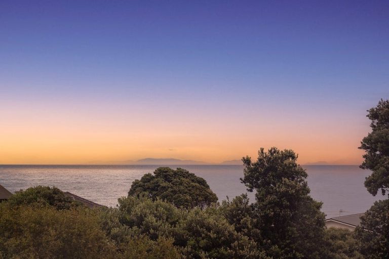 Photo of property in 39a Wharemauku Road, Raumati Beach, Paraparaumu, 5032