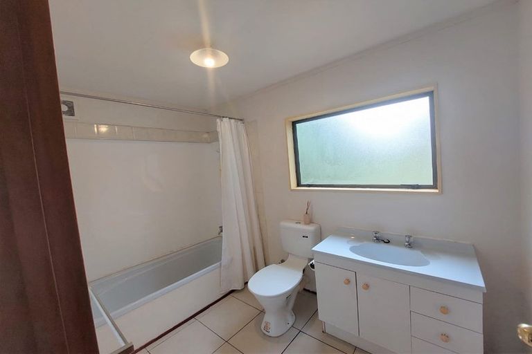 Photo of property in 499 Paremoremo Road, Paremoremo, Auckland, 0632