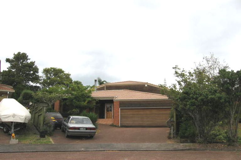 Photo of property in 12 Juliet Place, Forrest Hill, Auckland, 0620