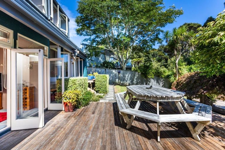 Photo of property in 6 Learmonth Avenue, Birkenhead, Auckland, 0626