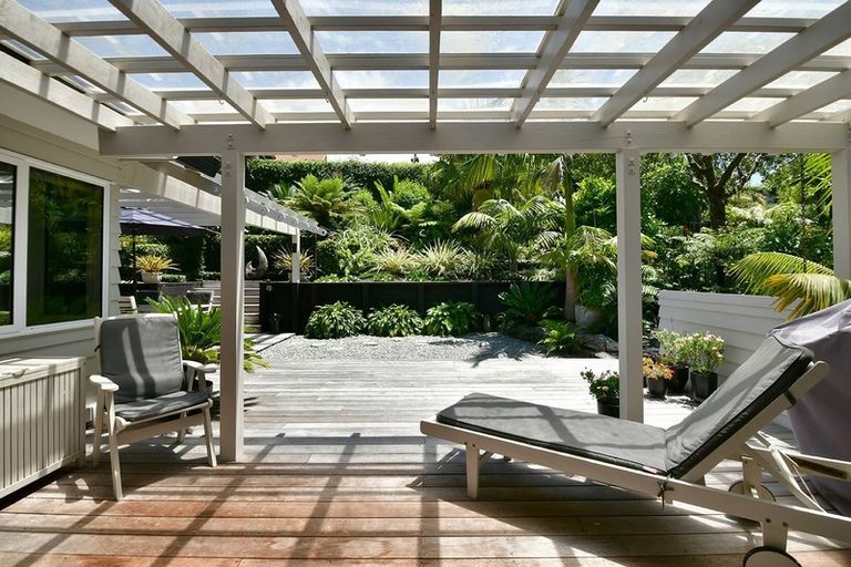 Photo of property in 20 Whale Cove, Stanmore Bay, Whangaparaoa, 0932