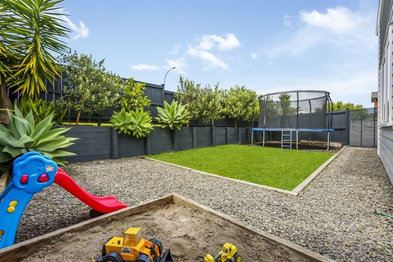 Photo of property in 111a Moore Street, Howick, Auckland, 2014