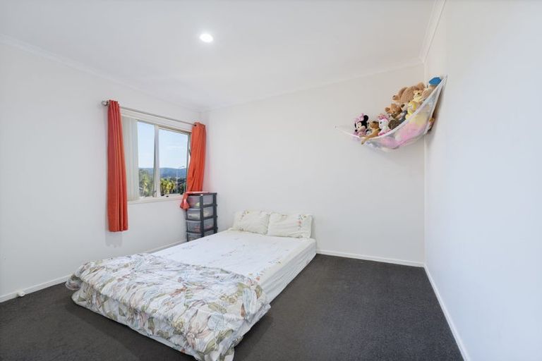 Photo of property in 48 San Marino Drive West, Henderson, Auckland, 0612
