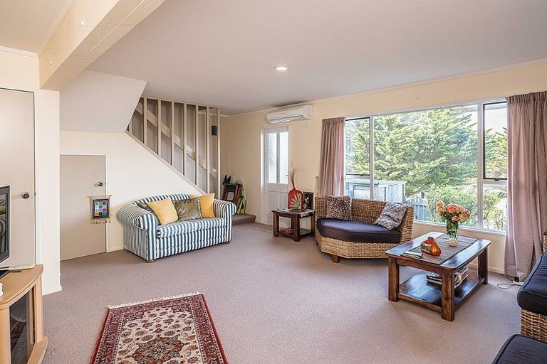 Photo of property in 72 Cunliffe Street, Churton Park, Wellington, 6037