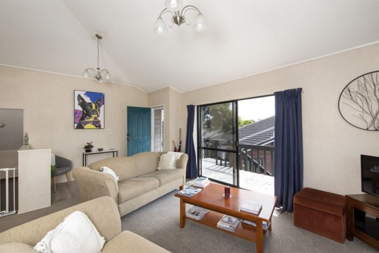 Photo of property in 1/105 Moa Road, Point Chevalier, Auckland, 1022