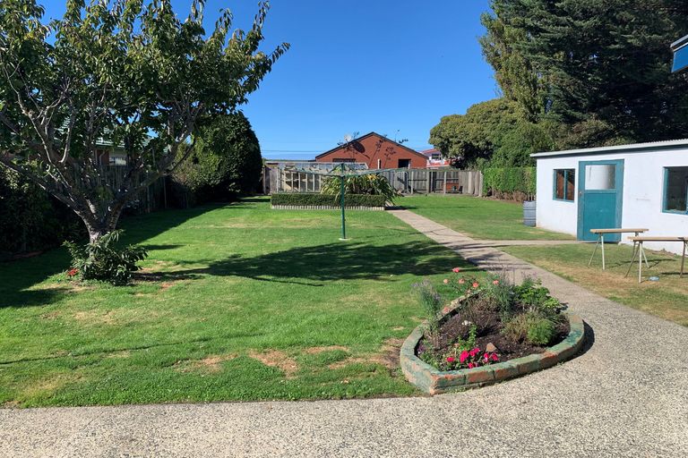 Photo of property in 37 Oxford Street, South Dunedin, Dunedin, 9012