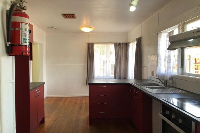 Photo of property in 64 Smythe Road, Henderson, Auckland, 0612