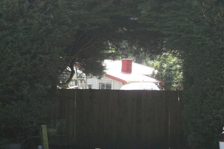 Photo of property in 6 Kiwi Avenue, Waikuku Beach, 7473