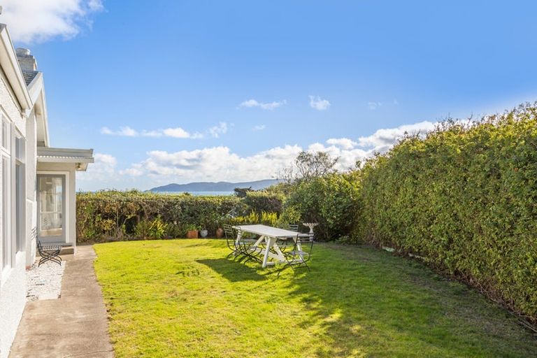 Photo of property in 13 Kohutuhutu Road, Raumati Beach, Paraparaumu, 5032