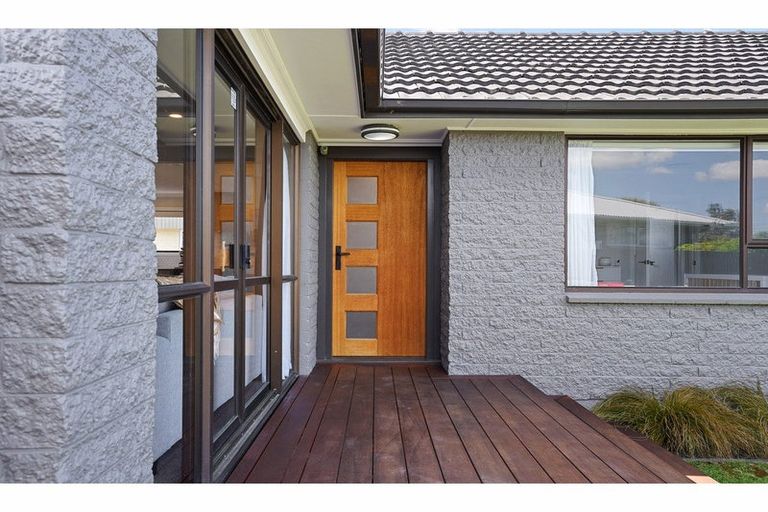 Photo of property in 5 Carbine Place, Sockburn, Christchurch, 8042