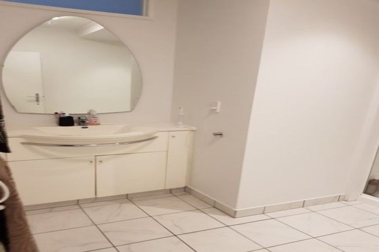 Photo of property in 3 Oak Avenue, Paremata, Porirua, 5024