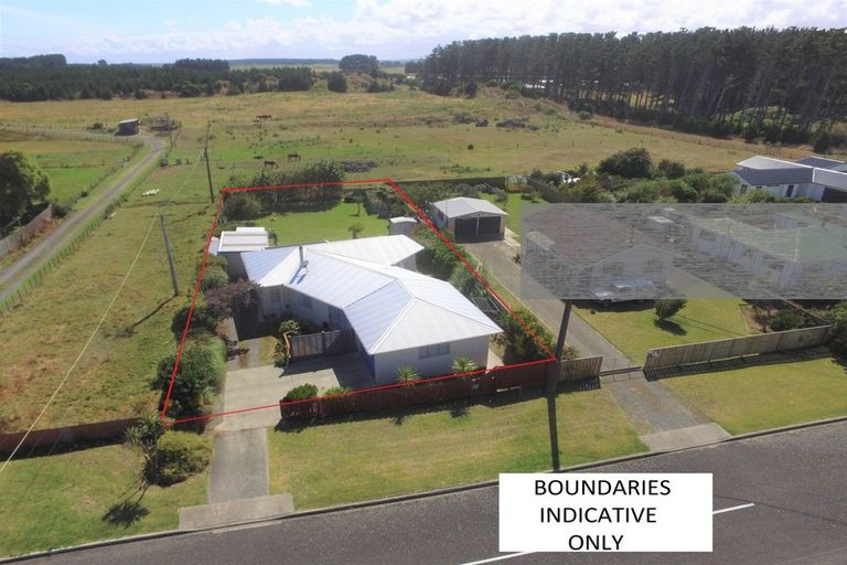 Photo of property in 9 Andrews Street, Foxton Beach, Foxton, 4815