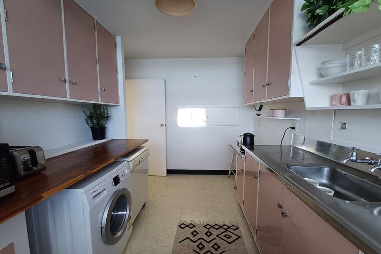 Photo of property in Gateway Apartments, 19 Maida Vale Road, Roseneath, Wellington, 6011