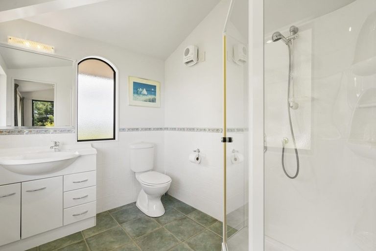 Photo of property in 1 Kanuka Grove, Kinloch, Taupo, 3377