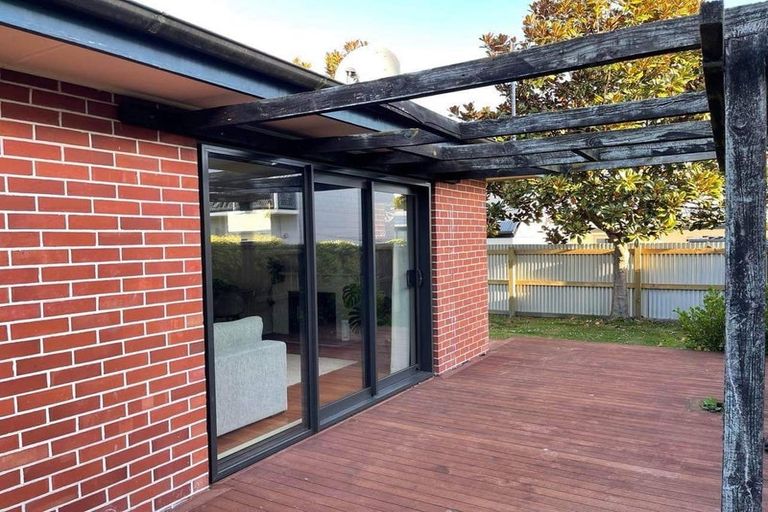 Photo of property in 3/84 Holly Road, St Albans, Christchurch, 8014