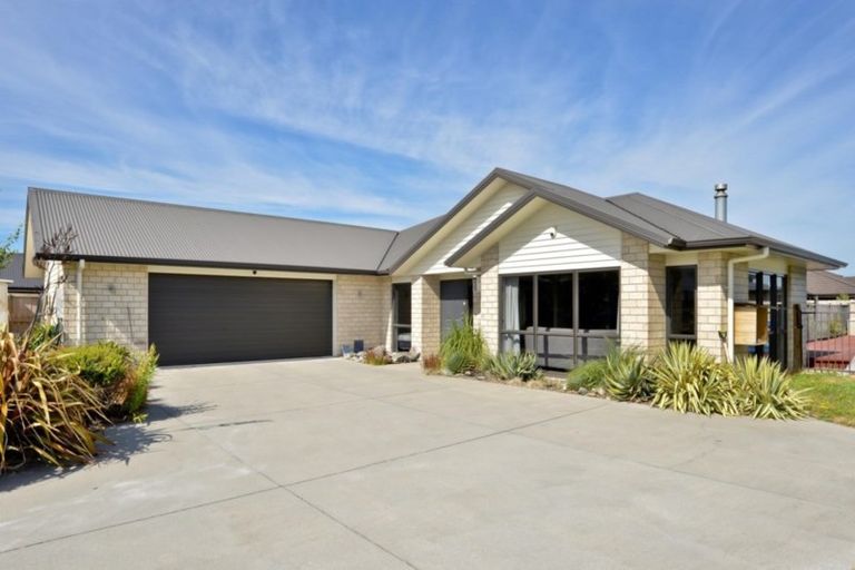 Photo of property in 15 Mosslea Court, Rototuna North, Hamilton, 3210