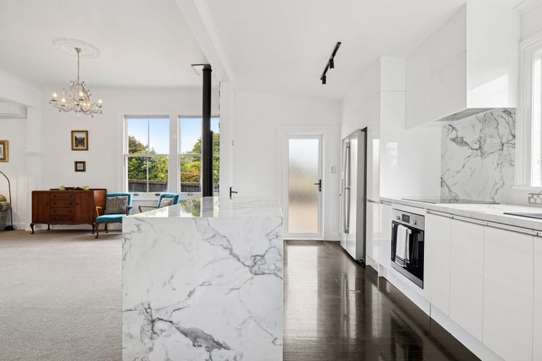 Photo of property in 100 Pukekohe East Road, Pukekohe, 2677