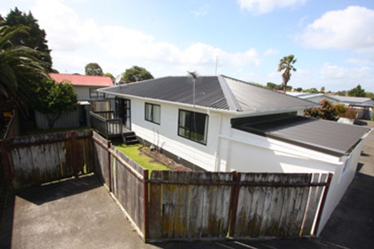 Photo of property in 1/6 Hatherley Place, Clendon Park, Auckland, 2103