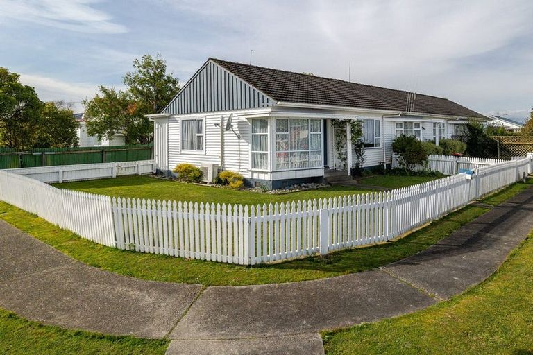 Photo of property in 2 Virginia Crescent, Feilding, 4702