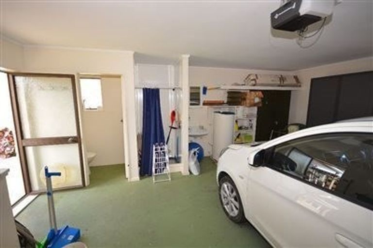 Photo of property in 16 Hastings Street, Waikanae Beach, Waikanae, 5036