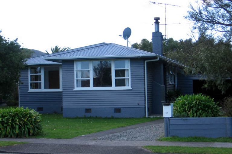 Photo of property in 31 Bell Street, Featherston, 5710