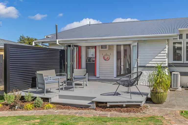 Photo of property in 56 Queenwood Road, Levin, 5510