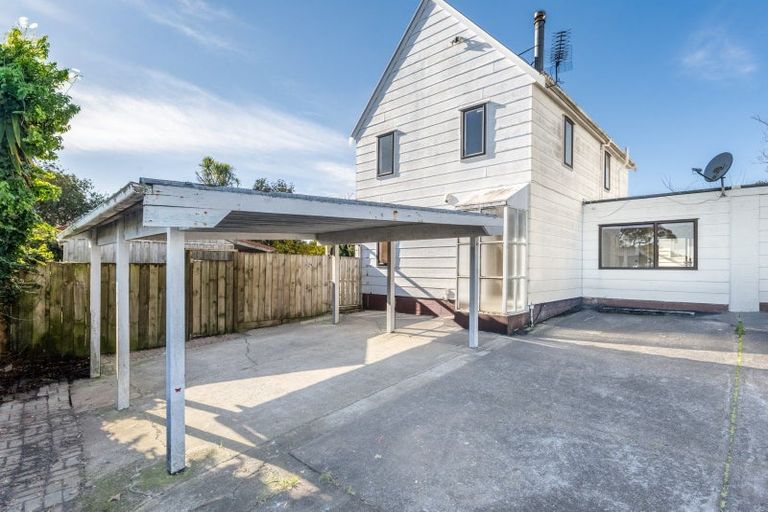 Photo of property in 2/25 Ballater Place, Highland Park, Auckland, 2010