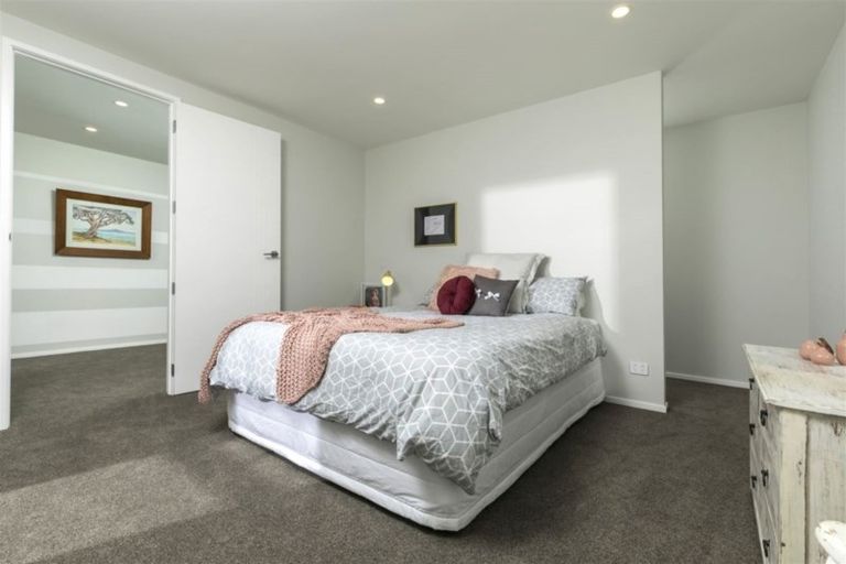 Photo of property in 182 Scenic Drive, Titirangi, Auckland, 0604