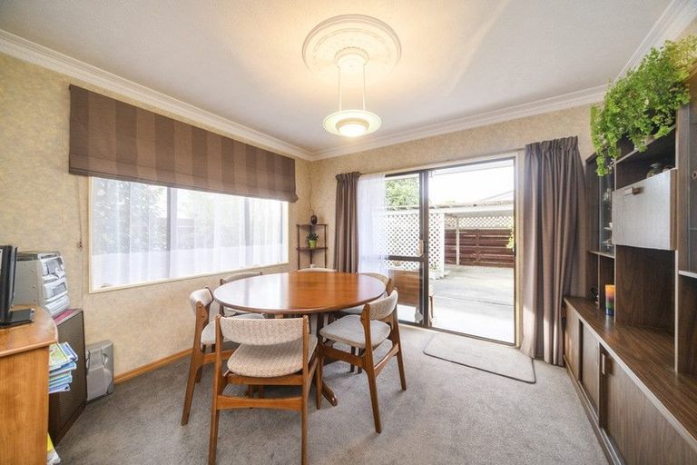 Photo of property in 73 Wood Street, Takaro, Palmerston North, 4410