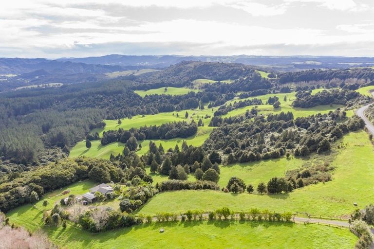 Photo of property in 1064 Pungaere Road, Waipapa, 0295