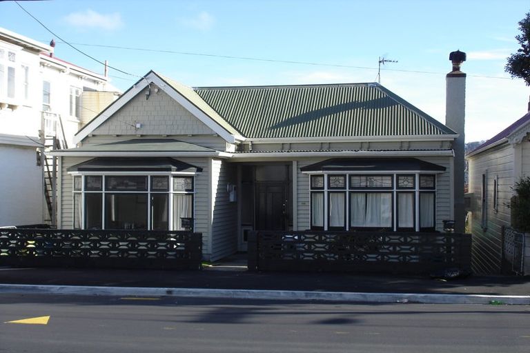 Photo of property in 108a Austin Street, Mount Victoria, Wellington, 6011