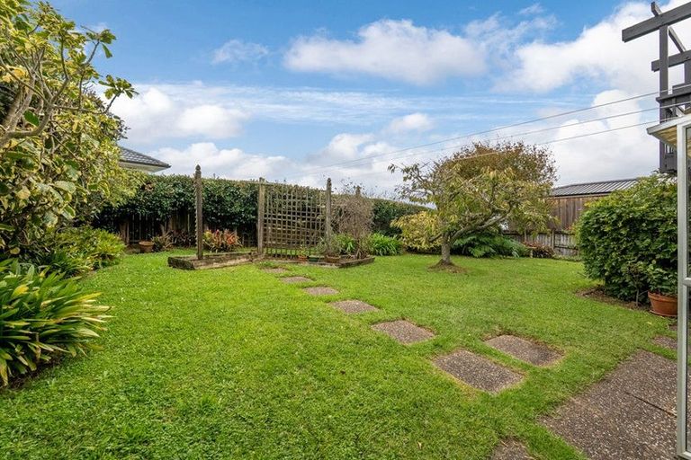 Photo of property in 2/371 East Coast Road, Mairangi Bay, Auckland, 0630