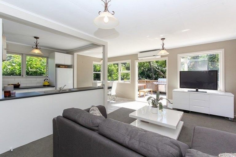 Photo of property in 49a Waiwaka Terrace, Strandon, New Plymouth, 4312