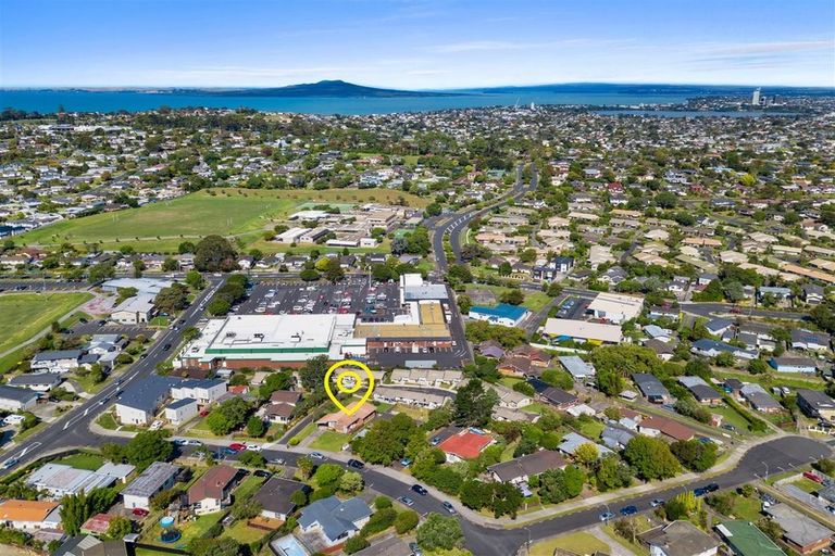 Photo of property in 12 Cockayne Crescent, Sunnynook, Auckland, 0620