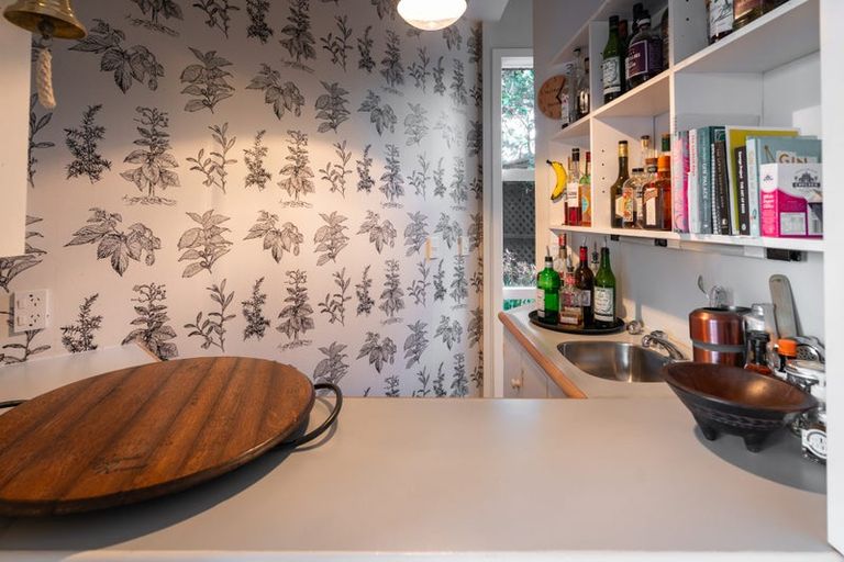 Photo of property in 34 Seatoun Heights Road, Seatoun, Wellington, 6022