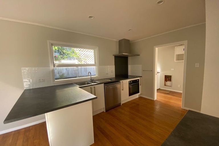 Photo of property in 16a Walbrook Road, Manly, Whangaparaoa, 0930