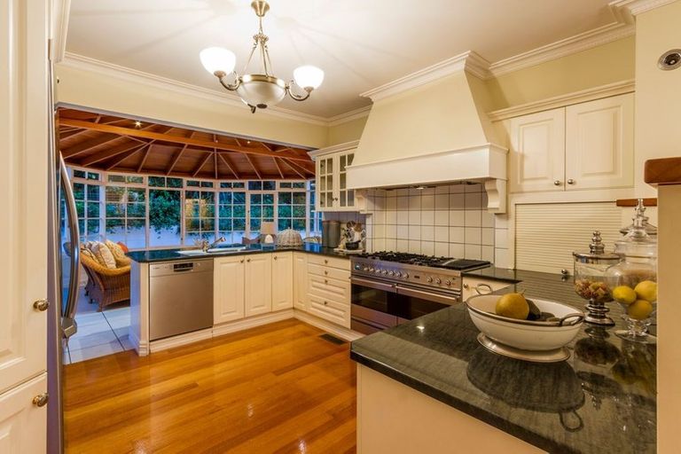 Photo of property in 2/57 Rock Isle Road, Torbay, Auckland, 0630