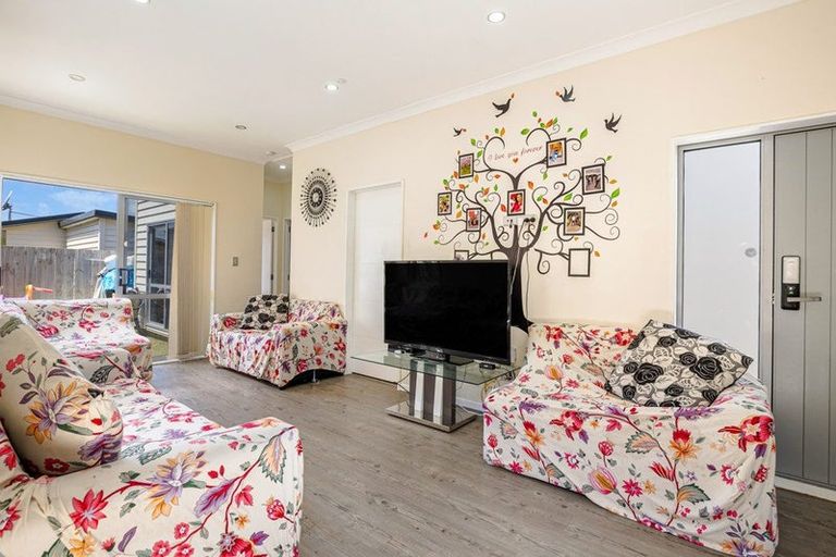 Photo of property in 49a Senator Drive, Manurewa, Auckland, 2105